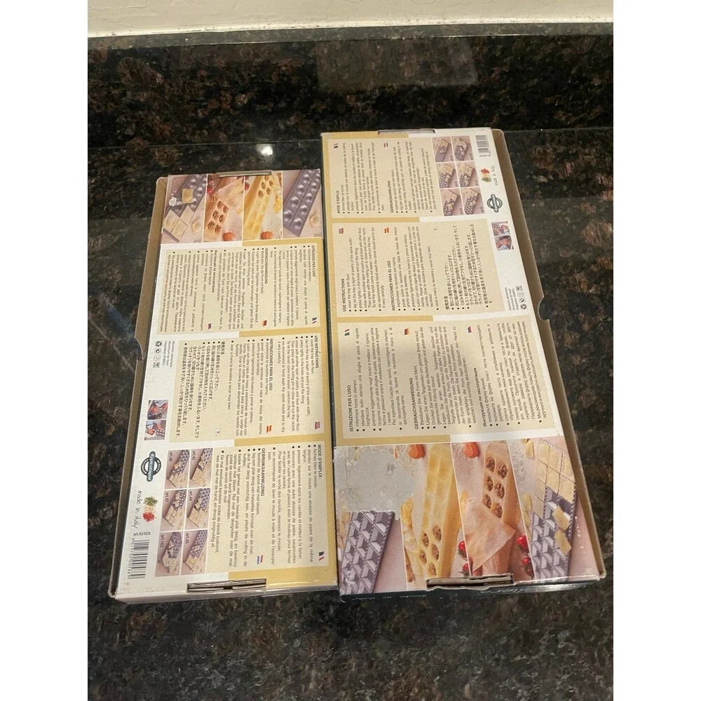 2 Eppicotispai Aluminum Square Ravioli Molds